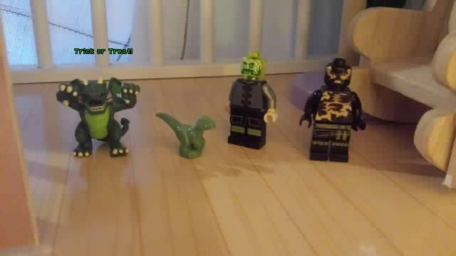 Archivo:Halloween with an Unexpected Guest - 07.jpg