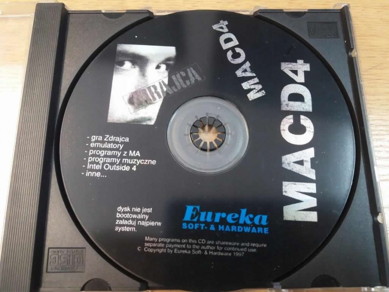 Archivo:Zdrajca - CD.jpg