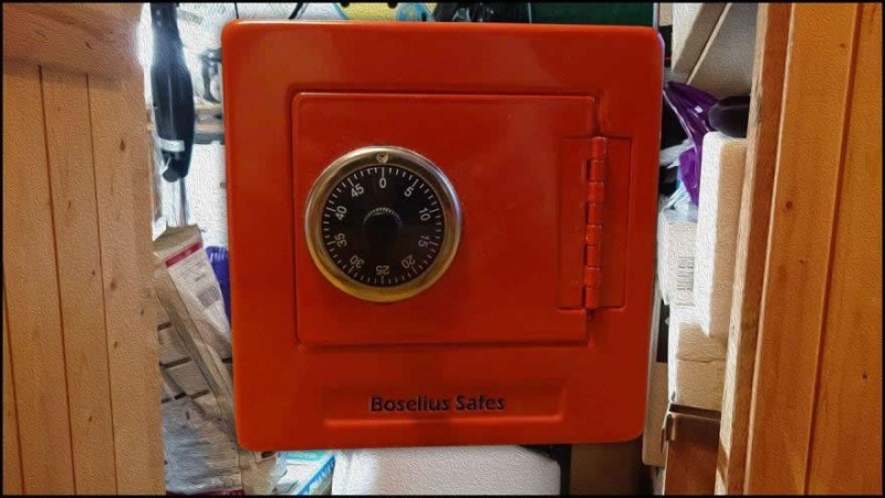 Archivo:Silent Footsteps - 08.jpg